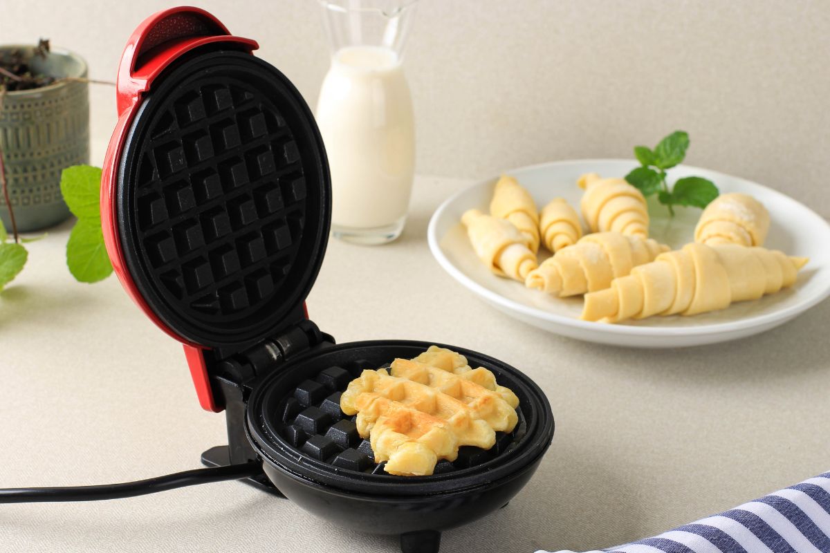 Dash Mini Waffle Maker: The Ultimate Compact Kitchen Companion
