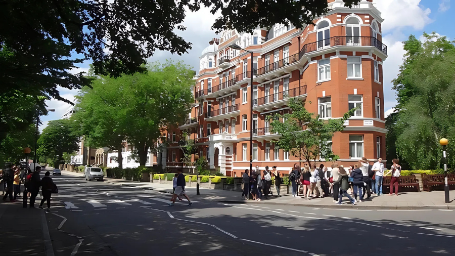 Experience the Ultimate Beatles London Tour with Richard Porter: Abbey Road & Beyond