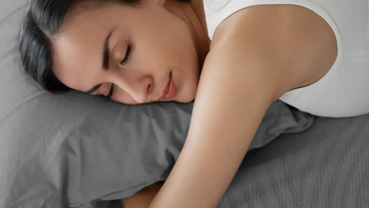 What Makes the SweetNight CoolNest® Memory Foam Mattress a Cooling Solution for Hot Sleepers?