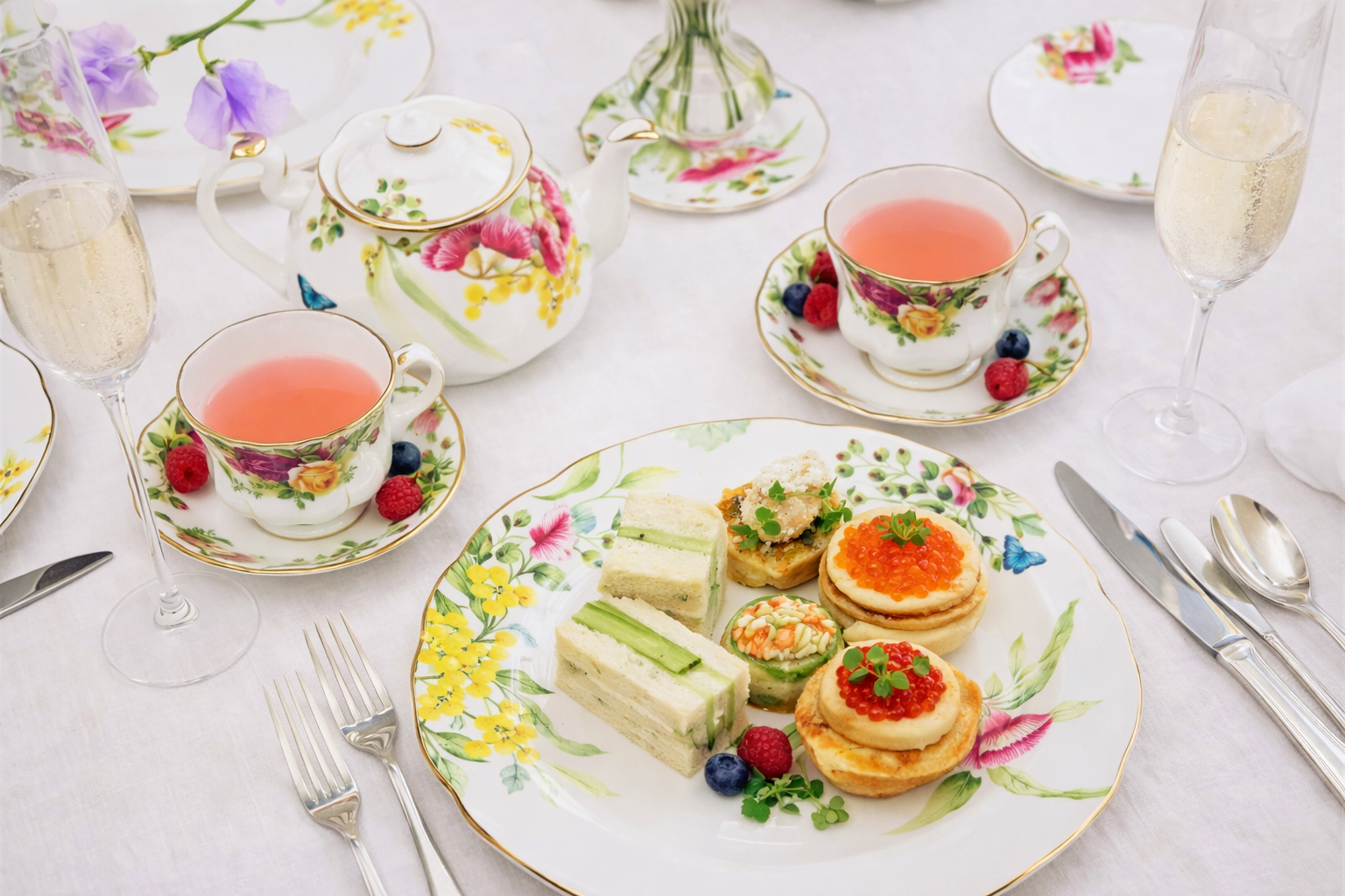 Wedgwood Royal Albert Comparison Guide: Which Tableware Fits Your Style and Budget