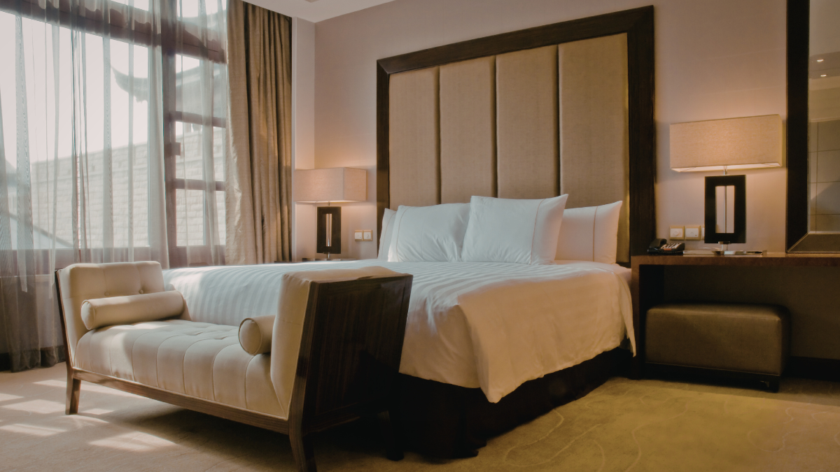 When Should You Book Your Hotel? Timing Tricks That Can Save You Big