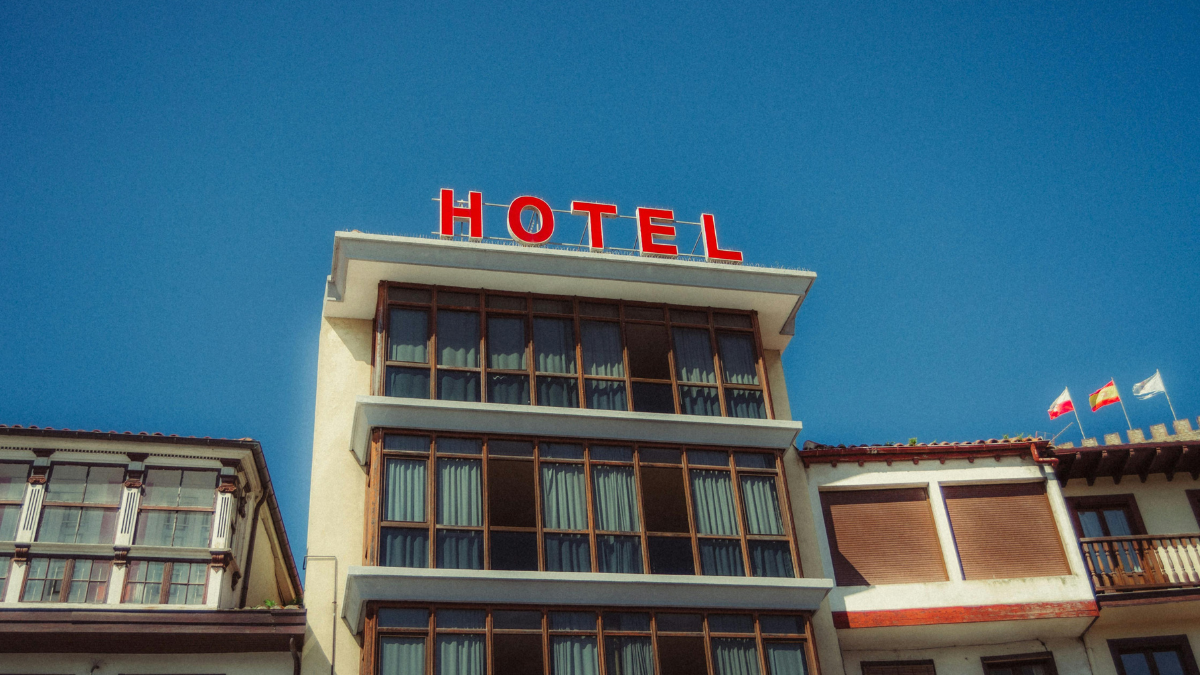 Where Should You Stay When Traveling? A Smart Guide to Picking the Right Area